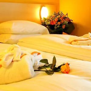 https://hotel-cepina-albergo-incantato.it-lombardy.com